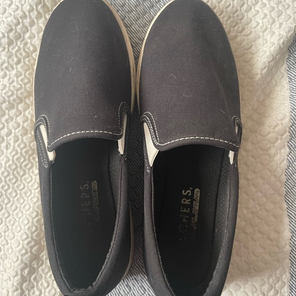 Skechers Shoes - Skechers black slip on shoes
